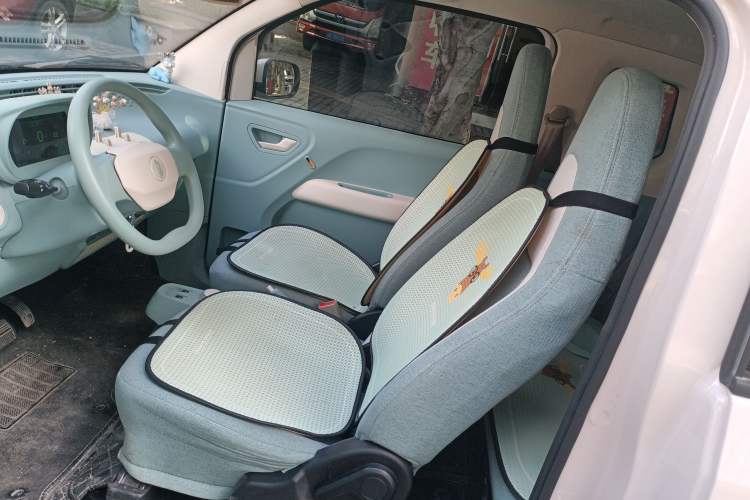 Used LINGBOX uni 2022 Mildly Sweet Edition Left Front Seat