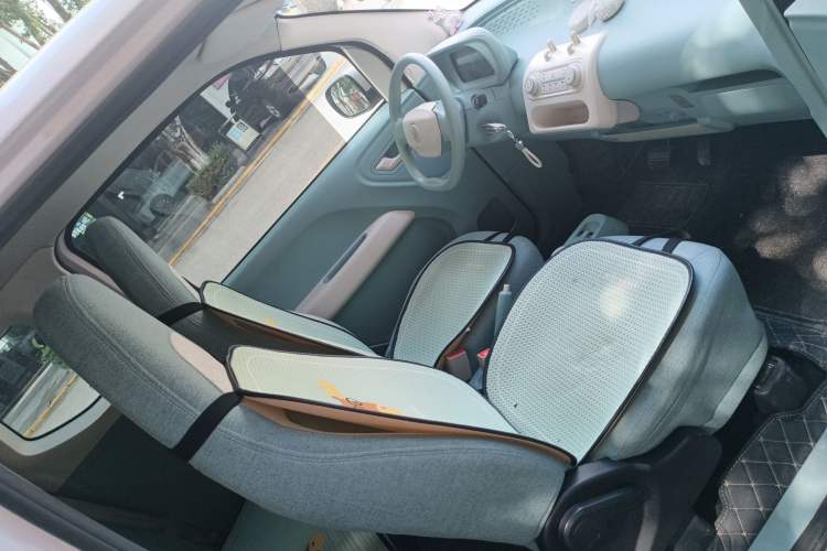 Used LINGBOX uni 2022 Mildly Sweet Edition Right Front Seat