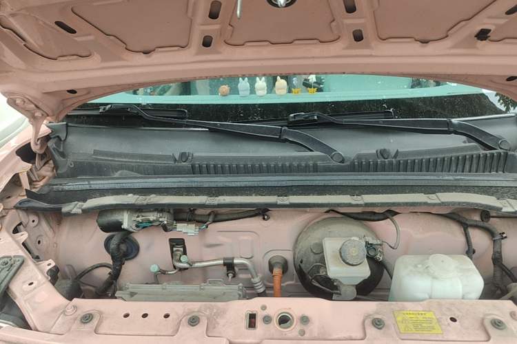 Used LINGBOX uni 2022 Mildly Sweet Edition Engine Bay