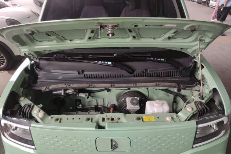 Used LINGBOX uni 2022 Ultra-Sweet Edition Engine Bay