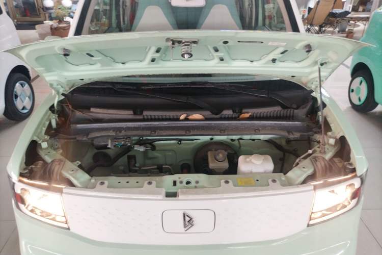 Used LINGBOX uni 2022 Ultra-Sweet Edition Engine Bay
