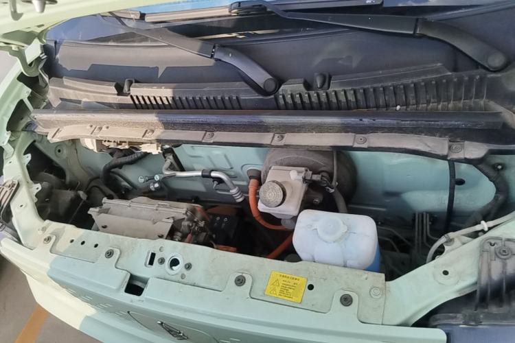Used LINGBOX uni 2022 Mildly Sweet Edition Engine Bay