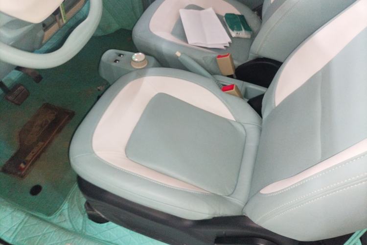 Used LINGBOX uni 2022 Ultra-Sweet Edition Left Front Seat