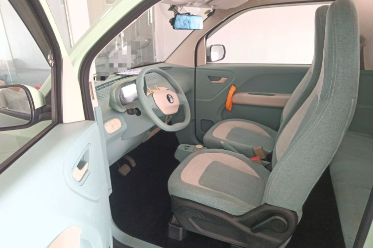Used LINGBOX uni 2022 Mildly Sweet Edition Left Front Seat