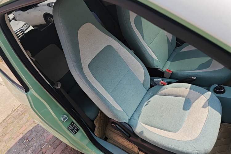 Used LINGBOX uni 2022 Mildly Sweet Edition Right Front Seat
