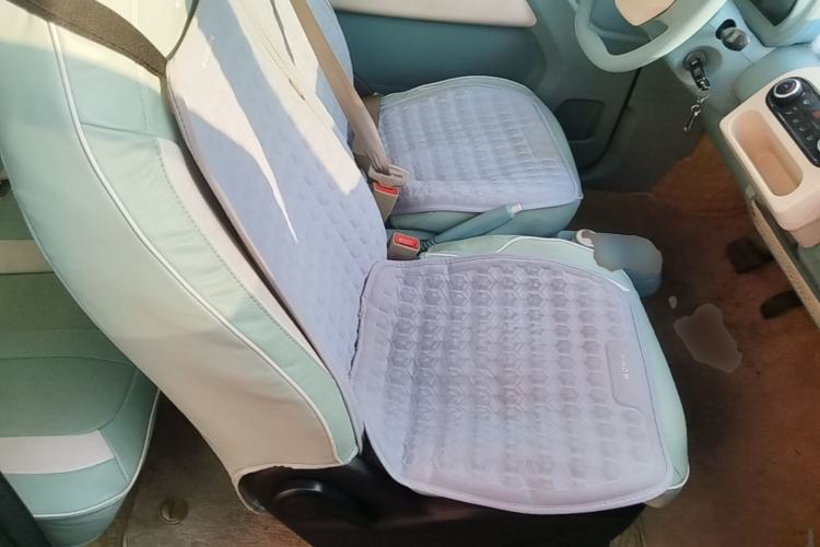 Used LINGBOX uni 2022 Mildly Sweet Edition Right Front Seat
