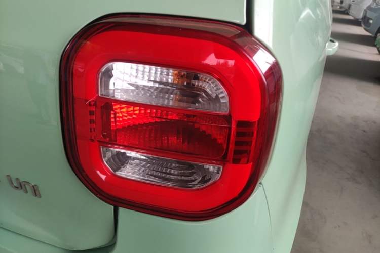 Used LINGBOX uni 2022 Ultra-Sweet Edition Right Rear Taillight