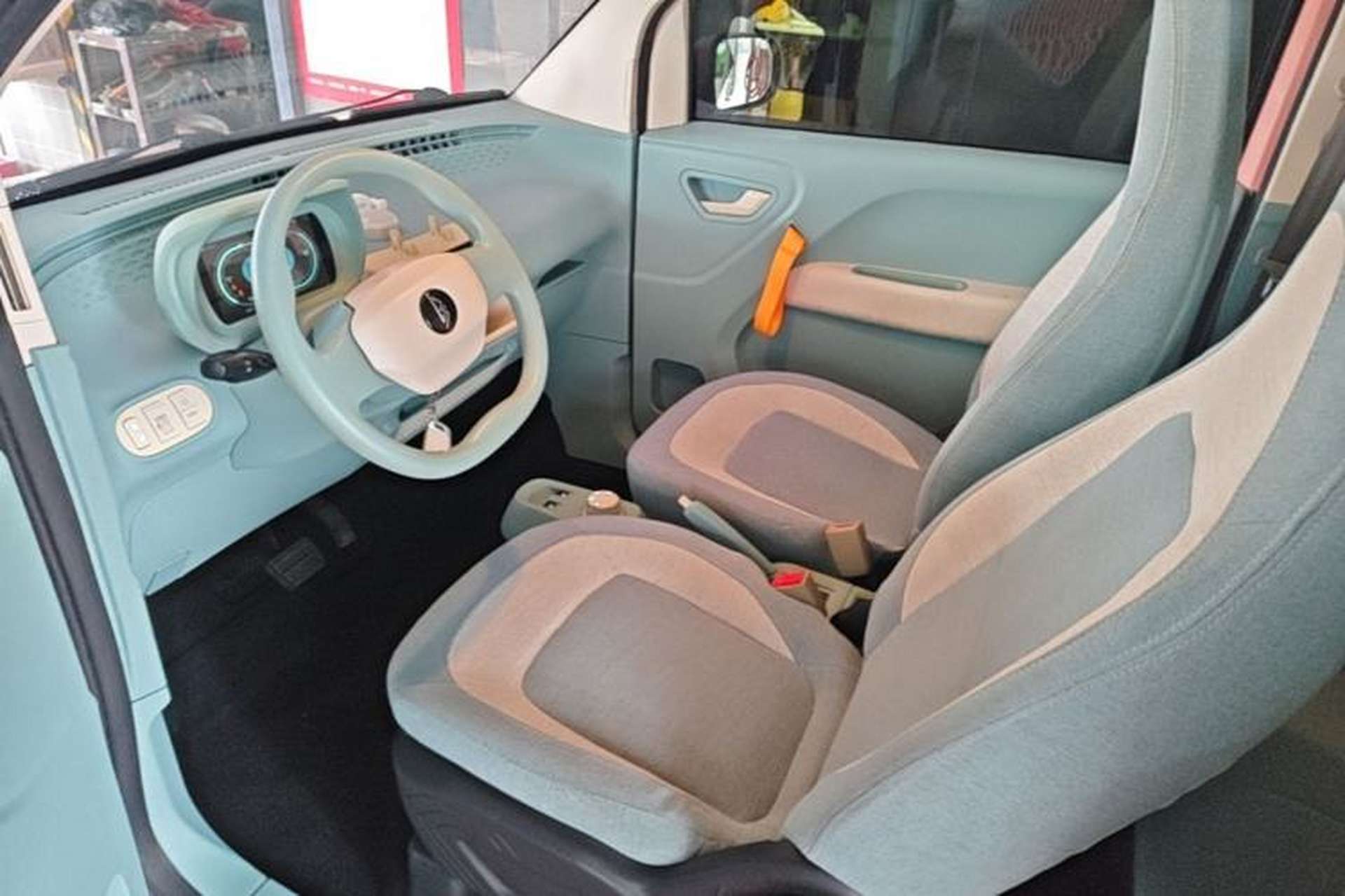 Used LINGBOX uni 2022 Mildly Sweet Edition Left Front Seat
