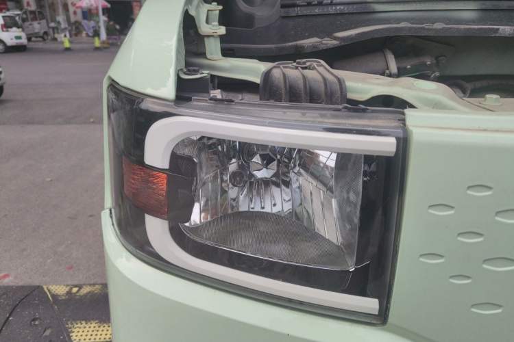 Used LINGBOX uni 2022 Mildly Sweet Edition Right Front Headlight