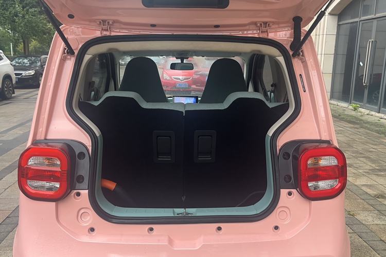 Used LINGBOX uni 2022 Ultra-Sweet Edition Interior 4