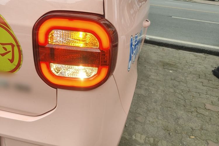 Used LINGBOX uni 2022 Mildly Sweet Edition Right Rear Taillight