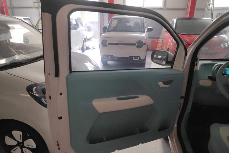 Used LINGBOX uni 2022 Mildly Sweet Edition Left Front Door Interior