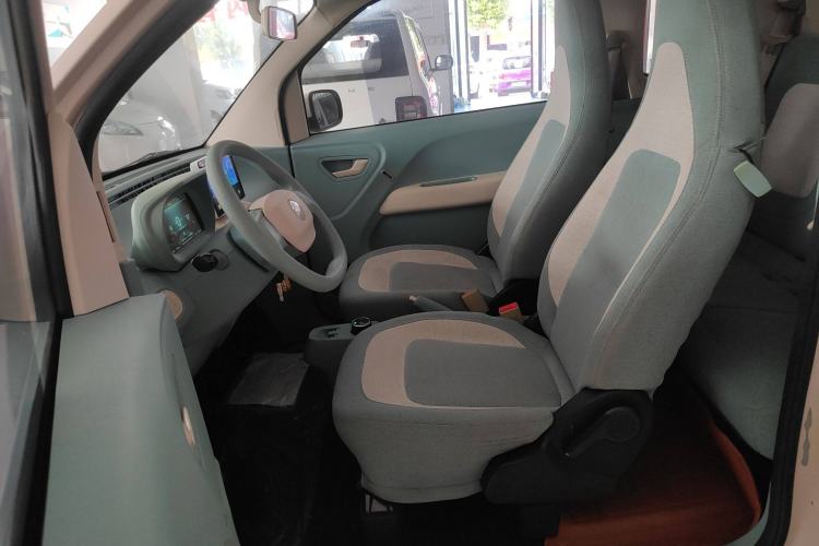 Used LINGBOX uni 2022 Mildly Sweet Edition Left Front Seat