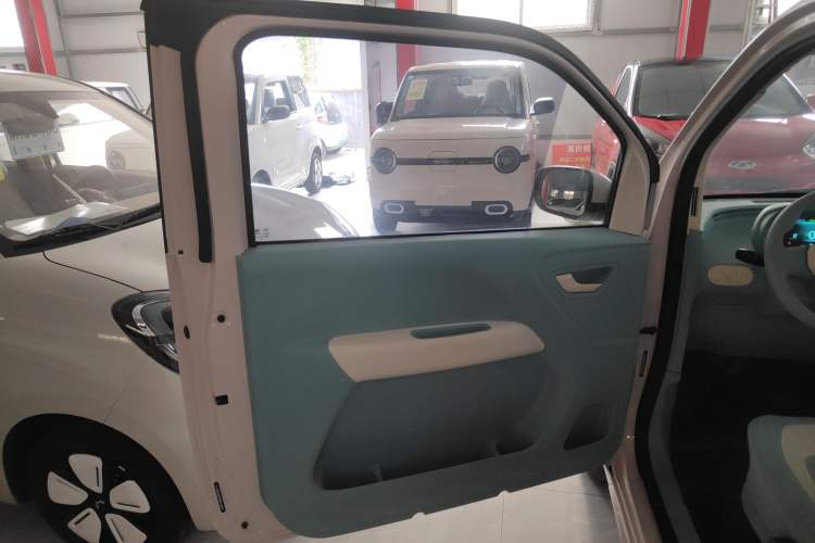 Used LINGBOX uni 2022 Mildly Sweet Edition Left Rear Door Interior