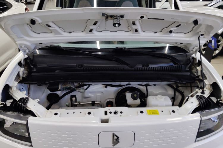Used LINGBOX uni 2022 Mildly Sweet Edition Engine Bay