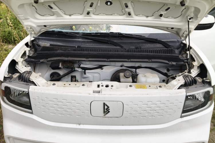 Used LINGBOX uni 2022 Mildly Sweet Edition Engine Bay