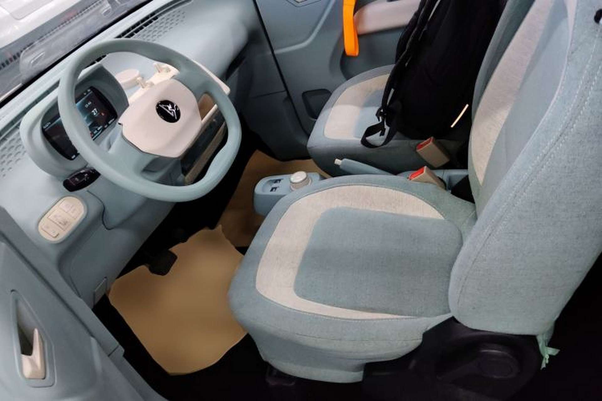 Used LINGBOX uni 2022 Mildly Sweet Edition Left Front Seat