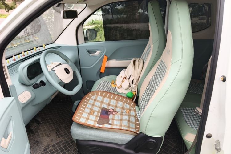 Used LINGBOX uni 2022 Mildly Sweet Edition Left Front Seat