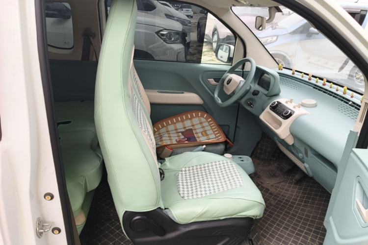 Used LINGBOX uni 2022 Mildly Sweet Edition Right Front Seat