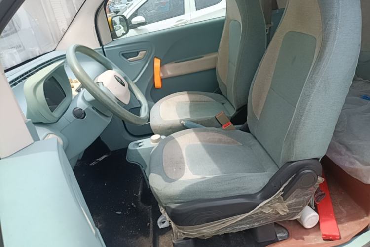 Used LINGBOX uni 2022 Mildly Sweet Edition Left Front Seat