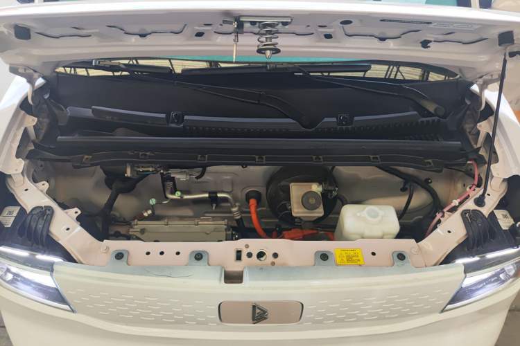 Used LINGBOX uni 2023 Ultra-Sweet Version (Manual Seating) Engine Bay