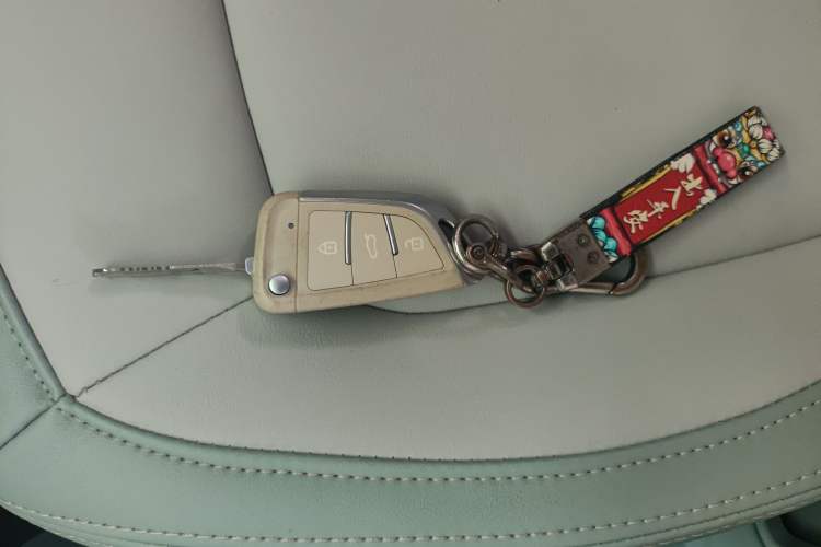 Used LINGBOX uni 2023 Ultra-Sweet Version (Manual Seating) Vehicle Key