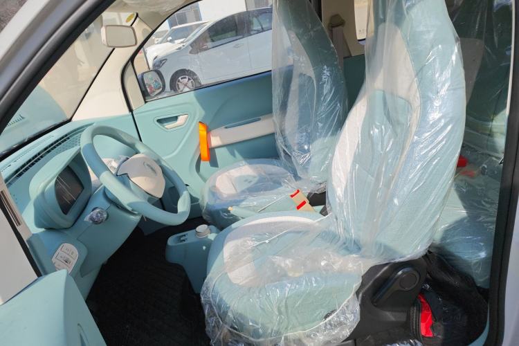 Used LINGBOX uni 2025 Mildly Sweet Version 11.52 kWh Left Front Seat