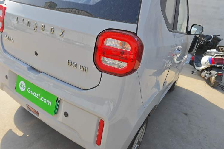 Used LINGBOX uni 2025 Mildly Sweet Version 11.52 kWh Right Rear Taillight
