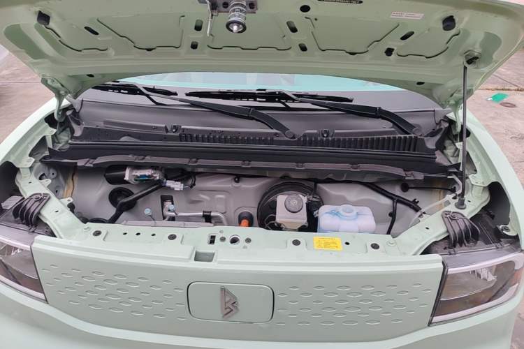 Used LINGBOX uni 2025 Mildly Sweet Version 11.52 kWh Engine Bay