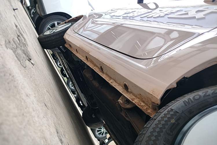 Used LINGBOX uni 2025 Mildly Sweet Version 11.52 kWh Left Side Sill