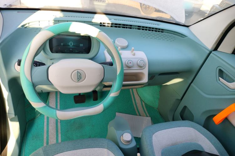 Used LINGBOX uni 2025 Mildly Sweet Version 11.52 kWh Interior 2