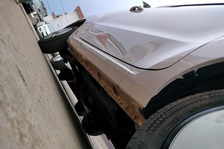 Used LINGBOX uni 2025 Mildly Sweet Version 11.52 kWh Right Side Sill