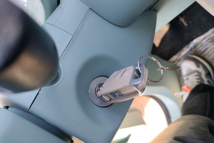 Used LINGBOX uni 2025 Mildly Sweet Version 11.52 kWh Interior 1