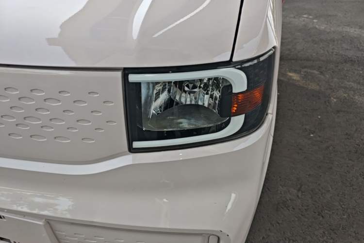 Used LINGBOX uni 2025 Mildly Sweet Version 11.52 kWh Left Front Headlight