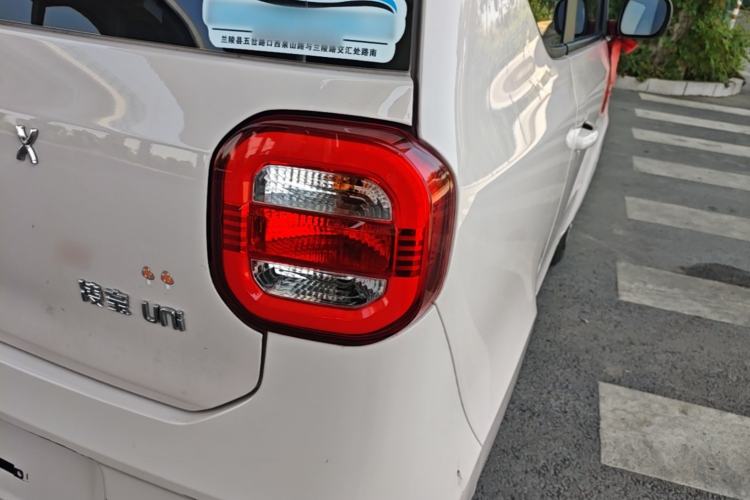 Used LINGBOX uni 2025 Mildly Sweet Version 11.52 kWh Right Rear Taillight