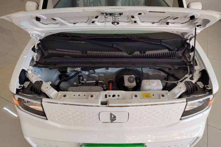 Used LINGBOX uni 2025 Mildly Sweet Version 11.52 kWh Engine Bay
