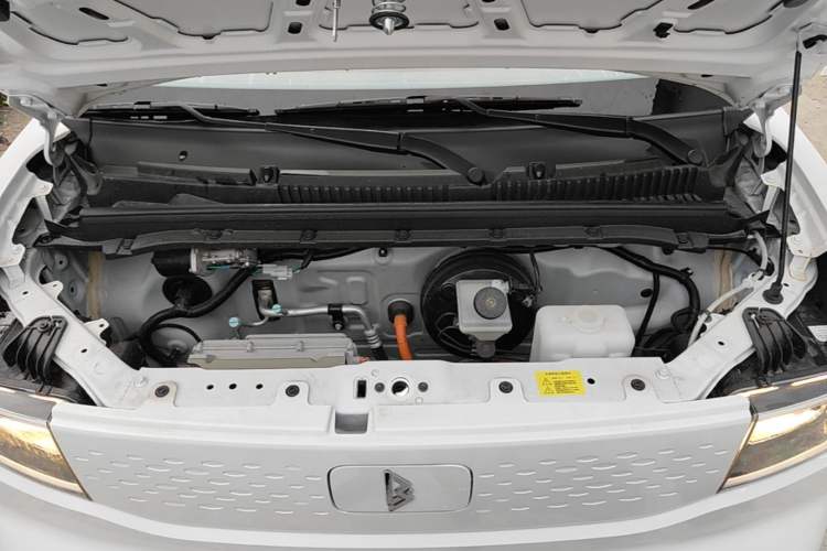 Used LINGBOX uni 2025 Mildly Sweet Version 11.52 kWh Engine Bay