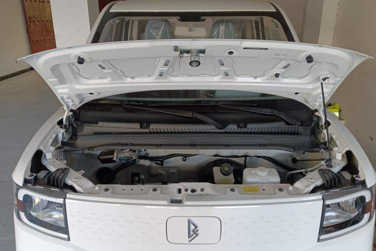 Used LINGBOX uni 2025 Mildly Sweet Version 11.52 kWh Engine Bay