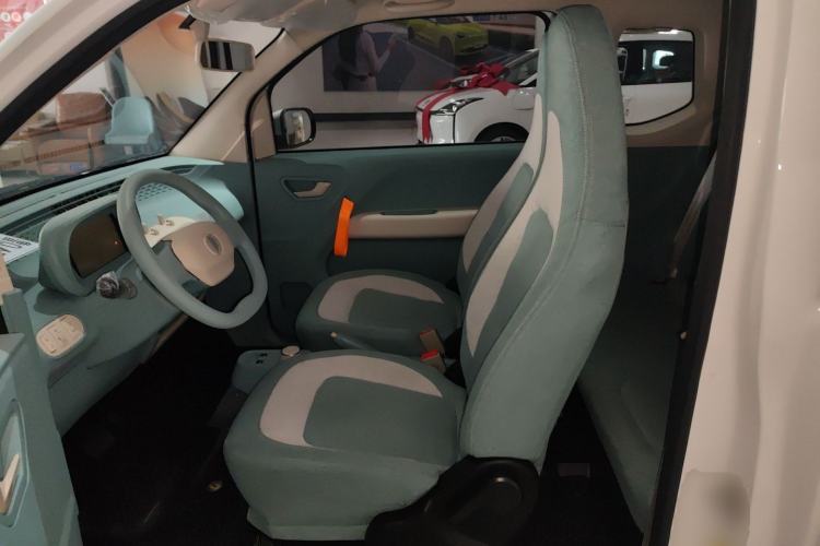 Used LINGBOX uni 2025 Mildly Sweet Version 11.52 kWh Left Front Seat