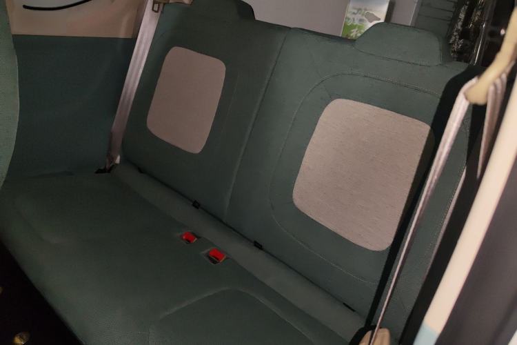 Used LINGBOX uni 2025 Mildly Sweet Version 11.52 kWh Left Rear Seat