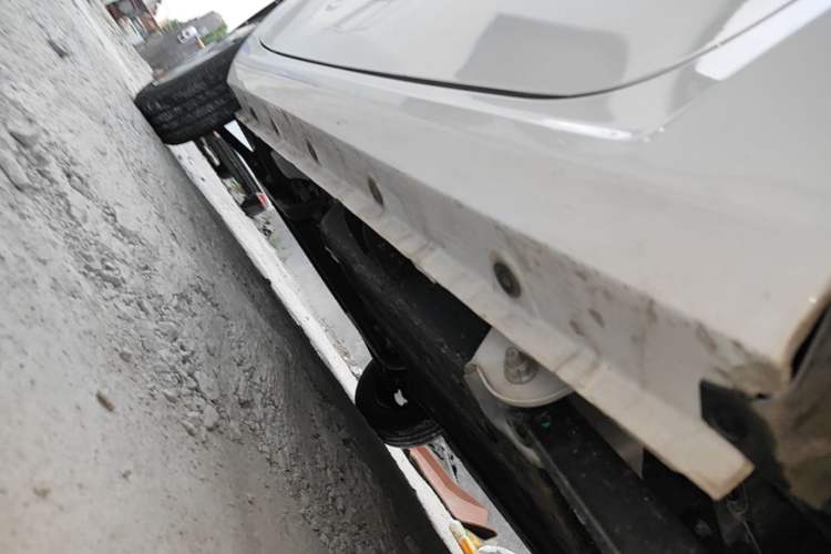 Used LINGBOX uni 2025 Mildly Sweet Version 11.52 kWh Left Side Sill