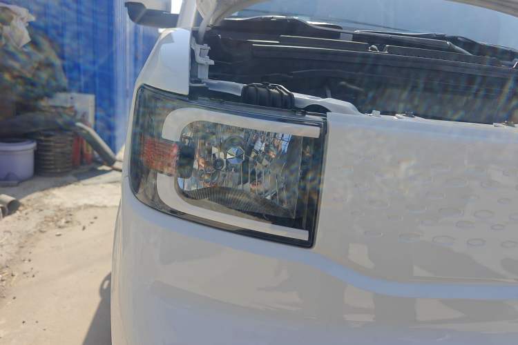 Used LINGBOX uni 2025 Mildly Sweet Version 11.52 kWh Right Front Headlight