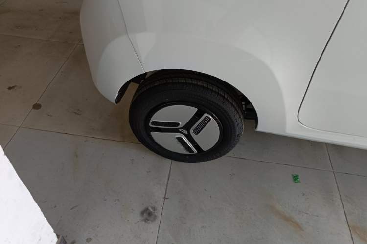 Used LINGBOX uni 2025 Mildly Sweet Version 11.52 kWh Right Rear Wheel Hub