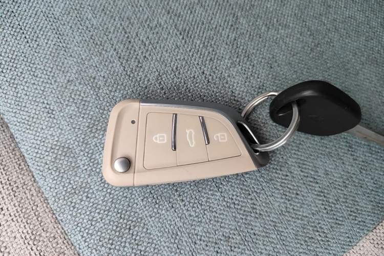 Used LINGBOX uni 2025 Mildly Sweet Version 11.52 kWh Vehicle Key