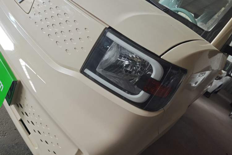 Used LINGBOX uni 2025 Mildly Sweet Version 11.52 kWh Left Front Headlight