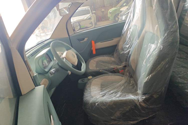 Used LINGBOX uni 2025 Mildly Sweet Version 11.52 kWh Left Front Seat