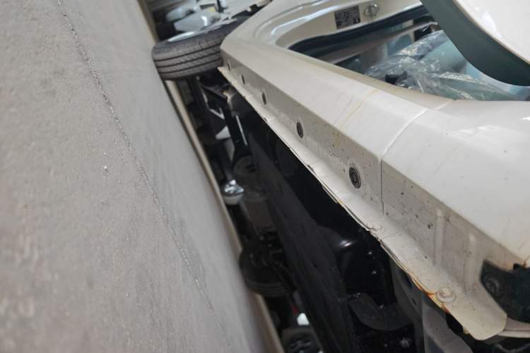 Used LINGBOX uni 2025 Mildly Sweet Version 11.52 kWh Right Side Sill