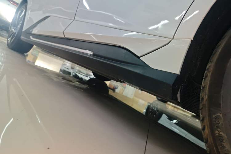 Used Lingxi L 2024 Player No. 1 Edition Left Side Sill