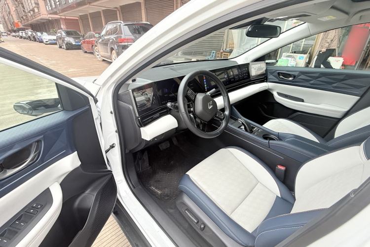 Used Lingxi L 2024 Player No. 1 Edition Interior 3