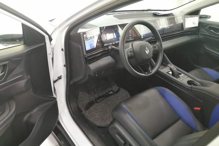 Used Lingxi L 2024 Player No. 1 Edition Interior 3